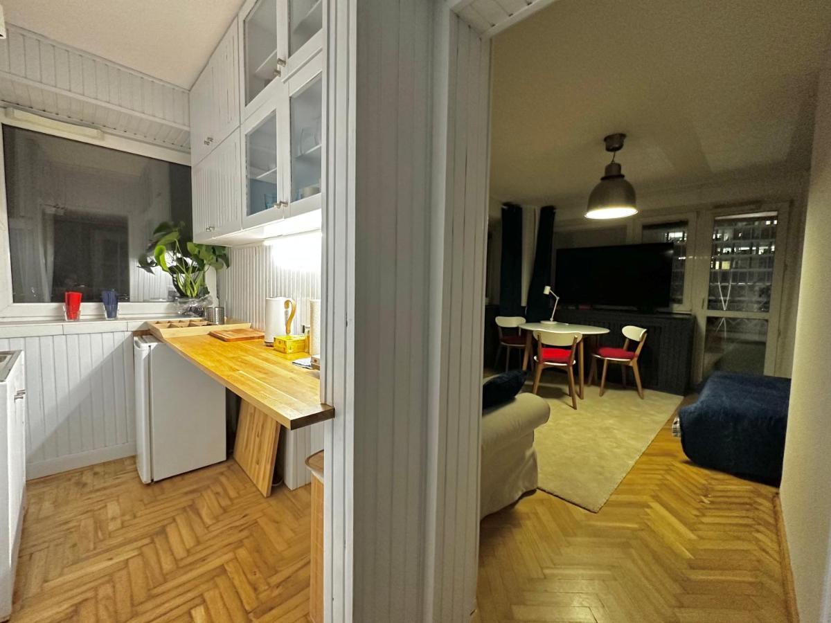 Apartment Sawa 5 Metro Wifi 70'tv Netflix Hbo Disney+ Appletv+ *