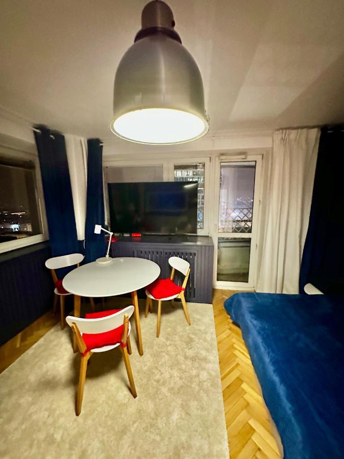 Apartment Sawa 5 Metro Wifi 70'tv Netflix Hbo Disney+ Appletv+ *