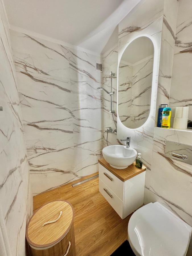 Apartment Sawa 5 Metro Wifi 70'tv Netflix Hbo Disney+ Appletv+ Warsaw