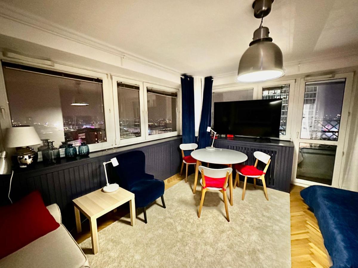 Apartment Sawa 5 Metro Wifi 70'tv Netflix Hbo Disney+ Appletv+ Warsaw