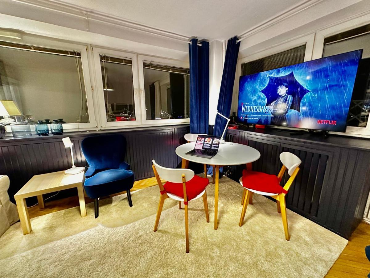 Sawa 5 Metro Wifi 70'tv Netflix Hbo Disney+ Appletv+ Apartment Warsaw